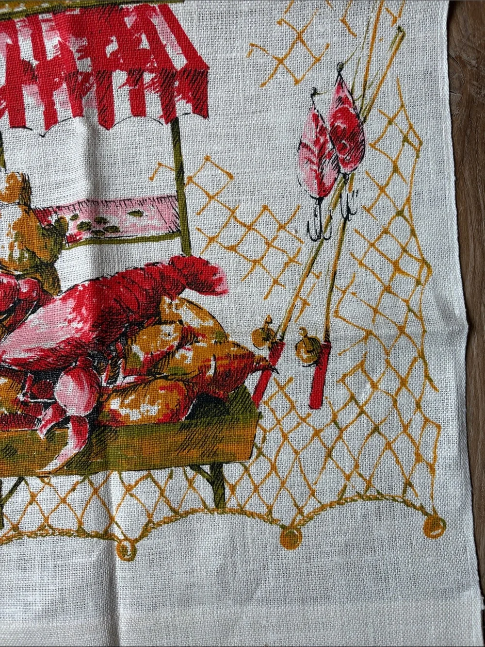 Classic Seafood Market Print Kitchen Towel - White/Gold